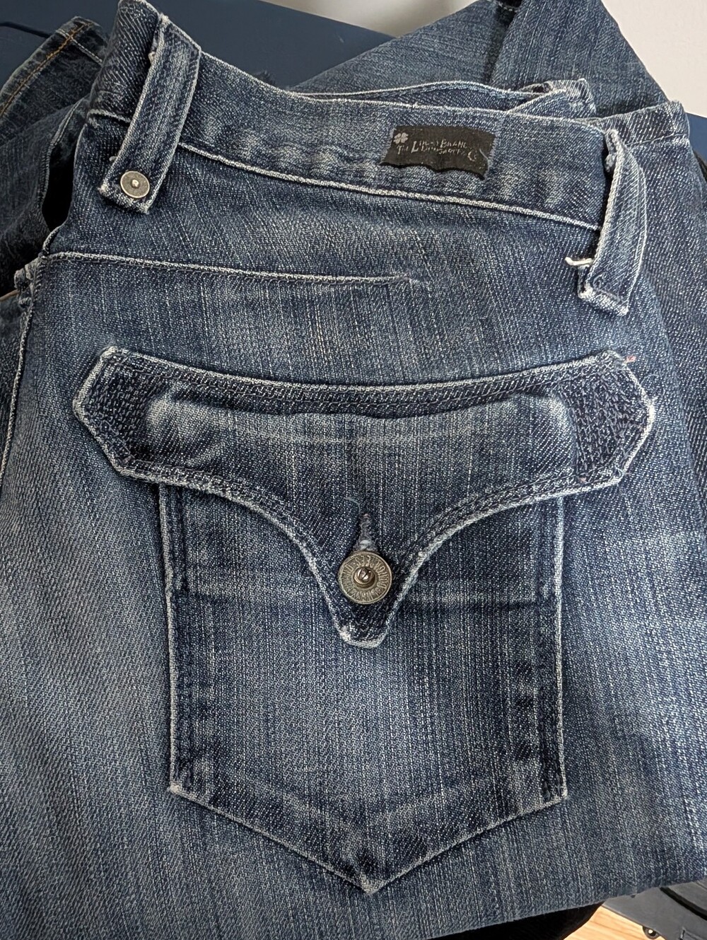 Lucky Brand Denim Jeans. Size 6. Length Approximately 31". Low To Midrise